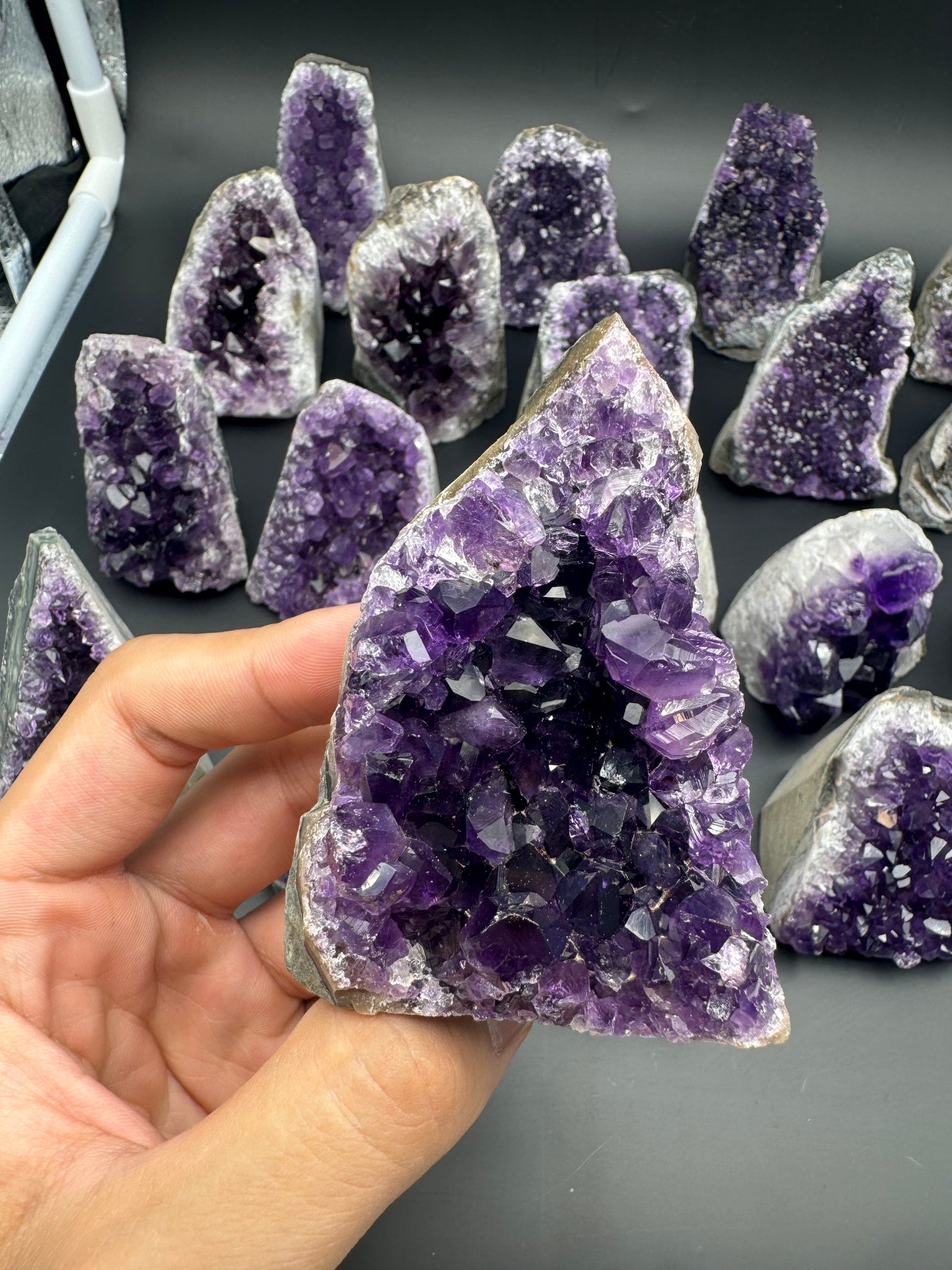 Géode Améthyste brute 210-240g Uruguay AAA