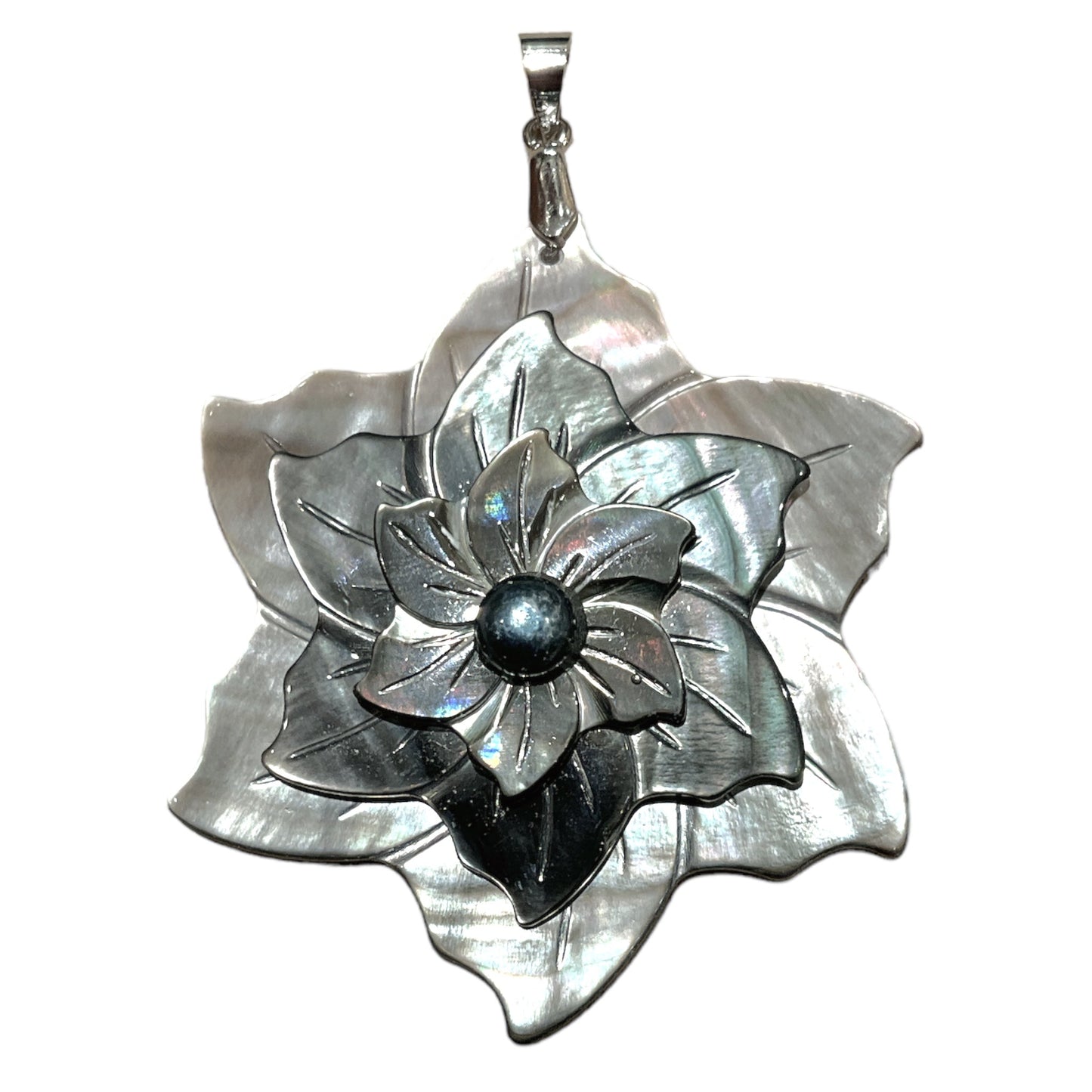 Pendentif fleurs en nacre