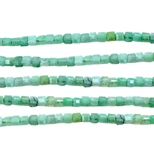 Ensemble de boucles d'oreilles à tige et collier ras du cou ethnique Ensemble de boucles d'oreilles à tige et collier ras du cou ethnique